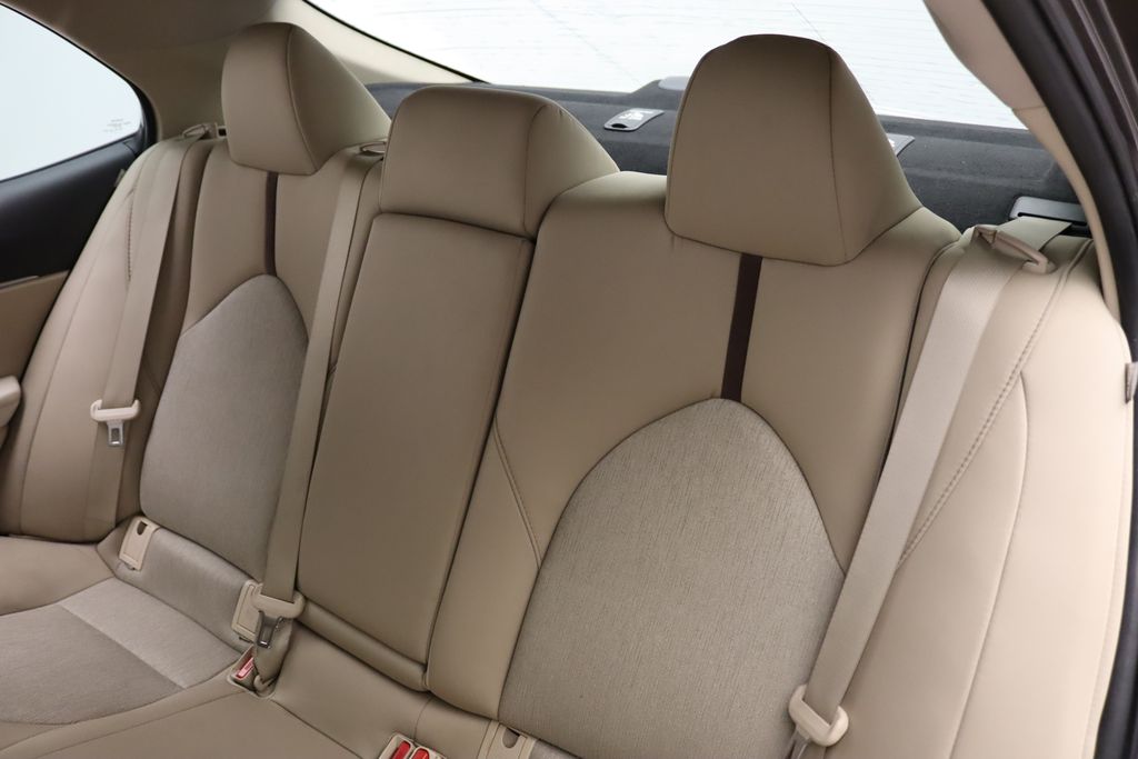 Thumbnail: 2018 Toyota Camry - 18