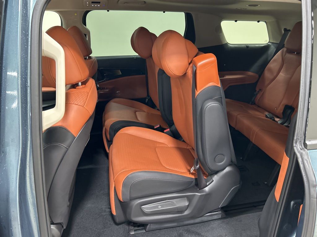 new 2026 Kia Carnival Hybrid car, priced at $53,025