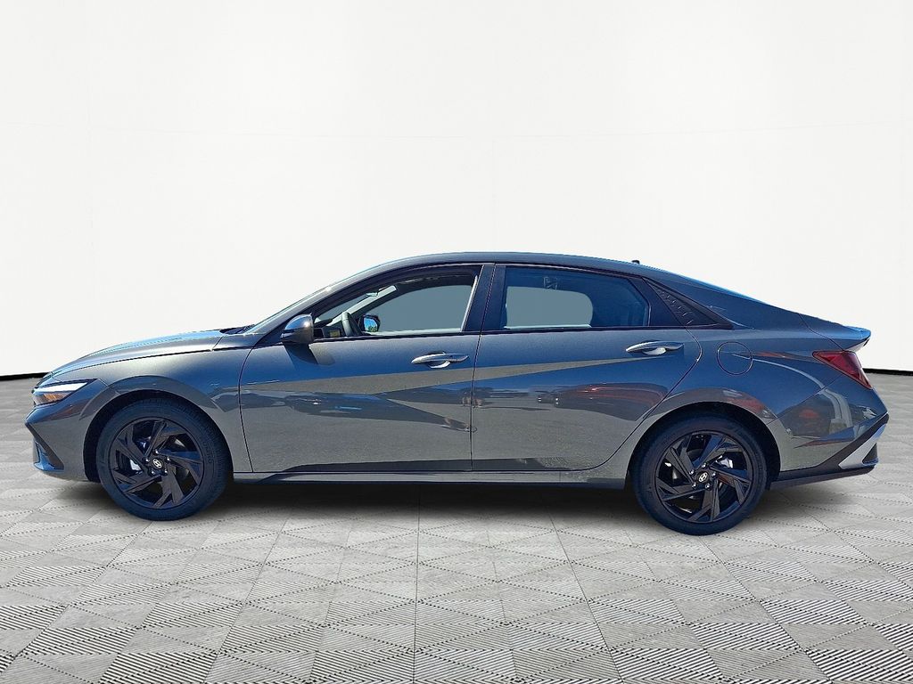 2026 Hyundai Elantra — photo 4