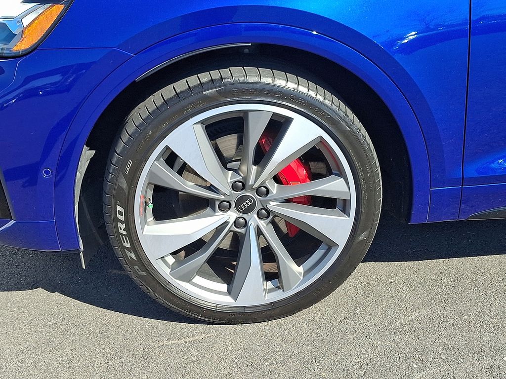 Thumbnail: 2023 Audi SQ5 - 8