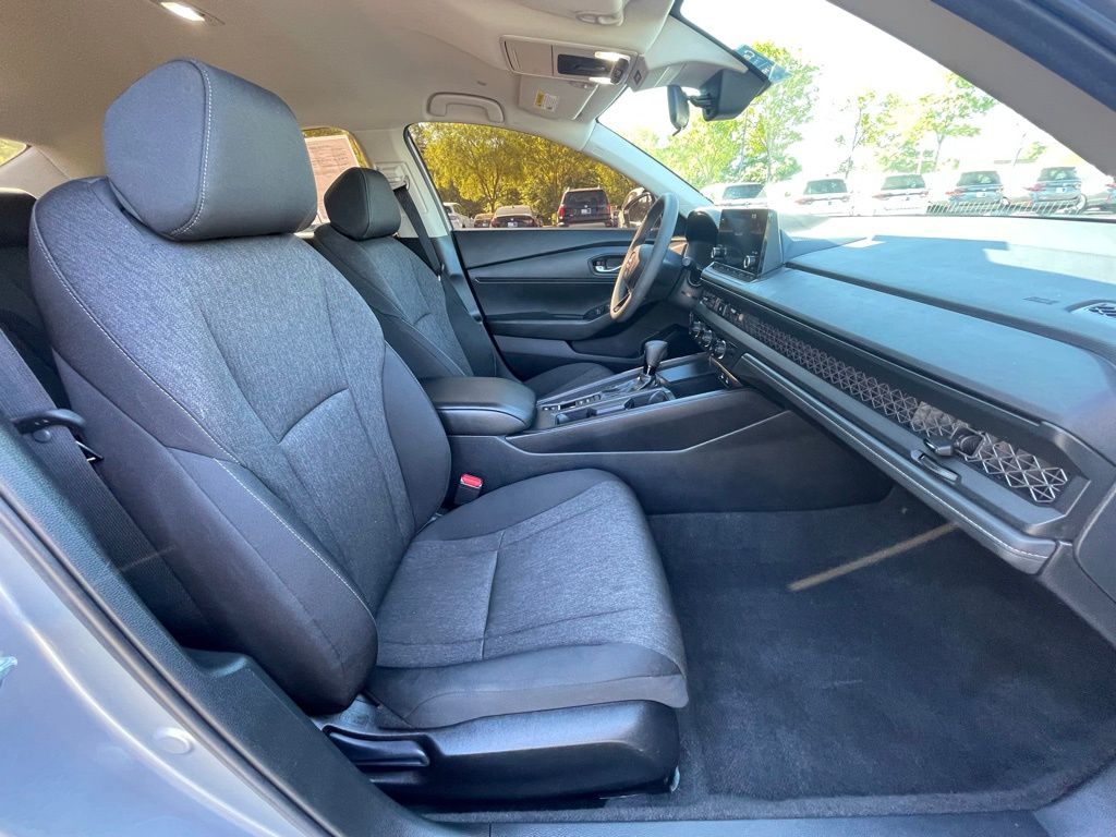 Thumbnail: 2025 Honda Accord - 32