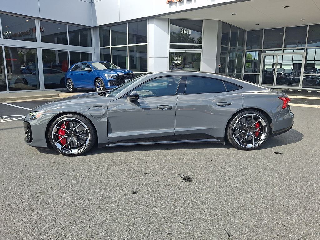 Thumbnail: 2025 Audi RS e-tron GT - 7