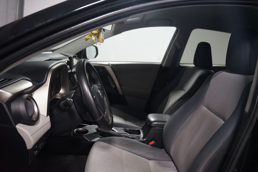Thumbnail: 2013 Toyota RAV4 - 7