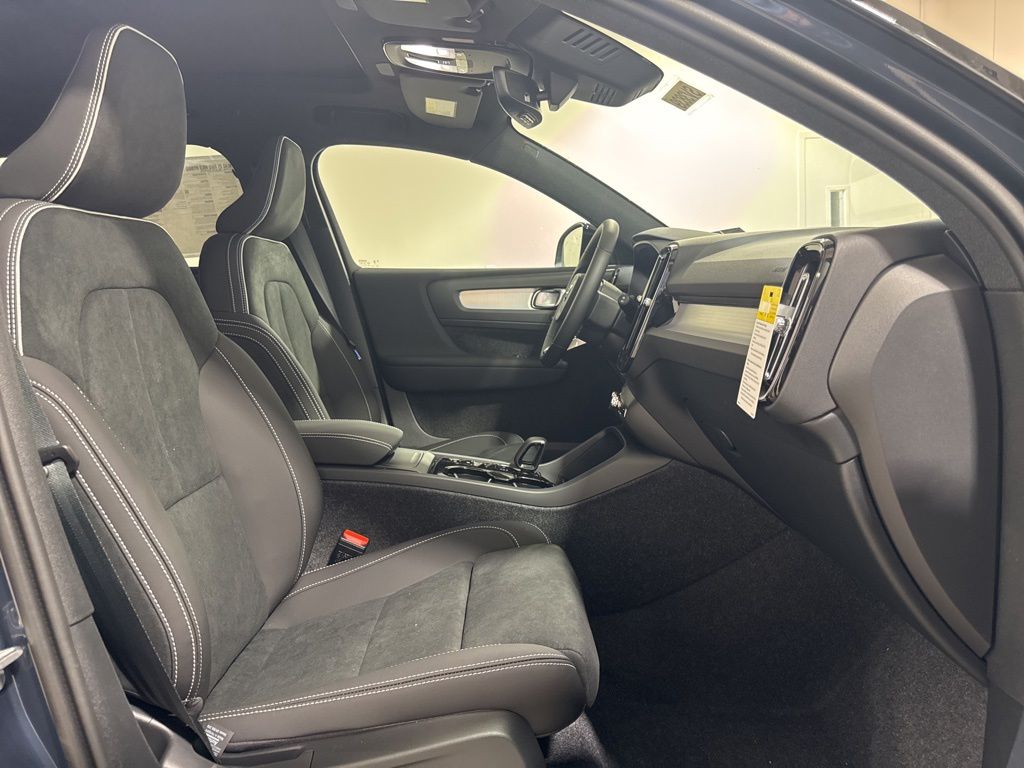 New 2026 Blue Volvo B5 Ultra Black Edition image 27