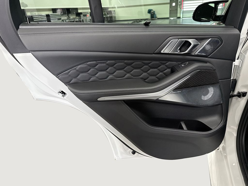 Thumbnail: 2026 BMW X5 - 25