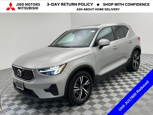 2024 Volvo XC40 B5 Core Dark Theme AWD