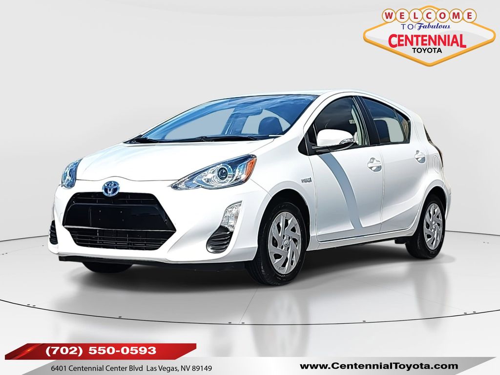 2016 Toyota Prius c Two's photo