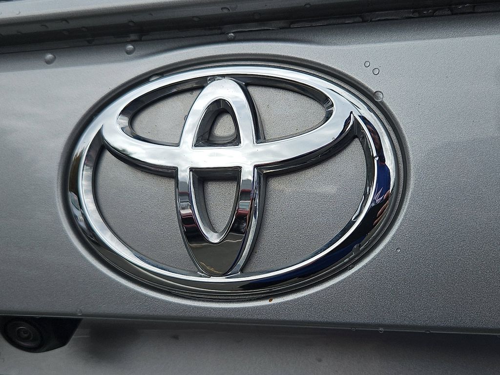 Thumbnail: 2023 Toyota RAV4 - 28