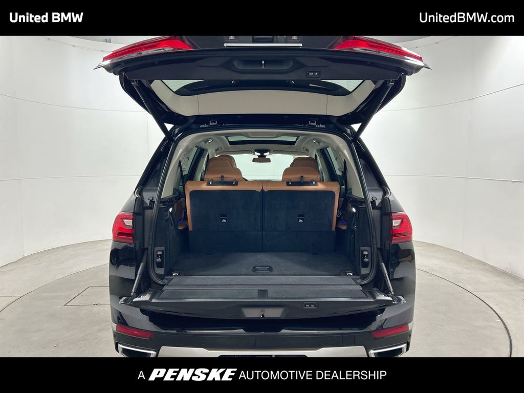 Thumbnail: 2020 BMW X7 - 23