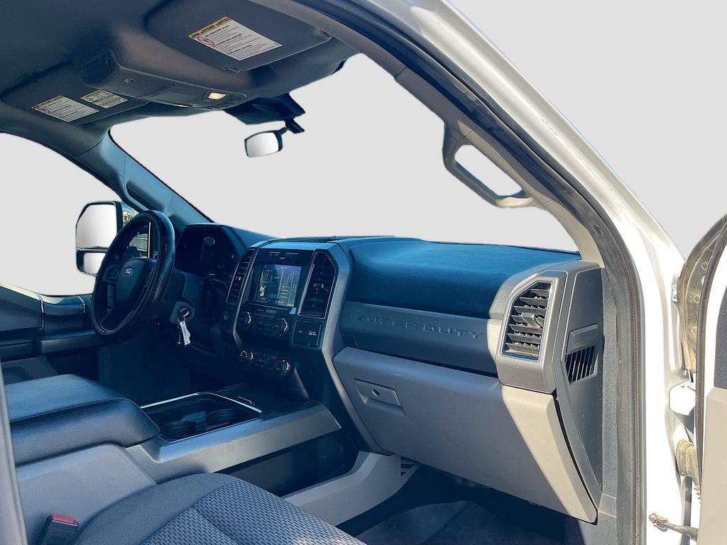 Used 2022 White Ford XLT image 29