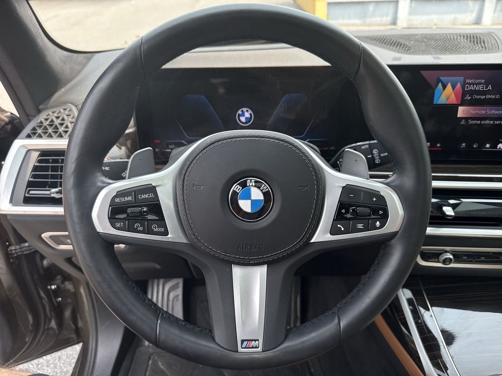 Thumbnail: 2025 BMW X7 - 13