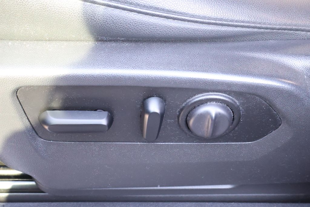 Thumbnail: 2021 Chevrolet Silverado 1500 - 15