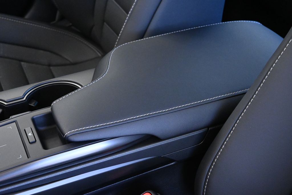 Thumbnail: 2025 Lexus IS - 25