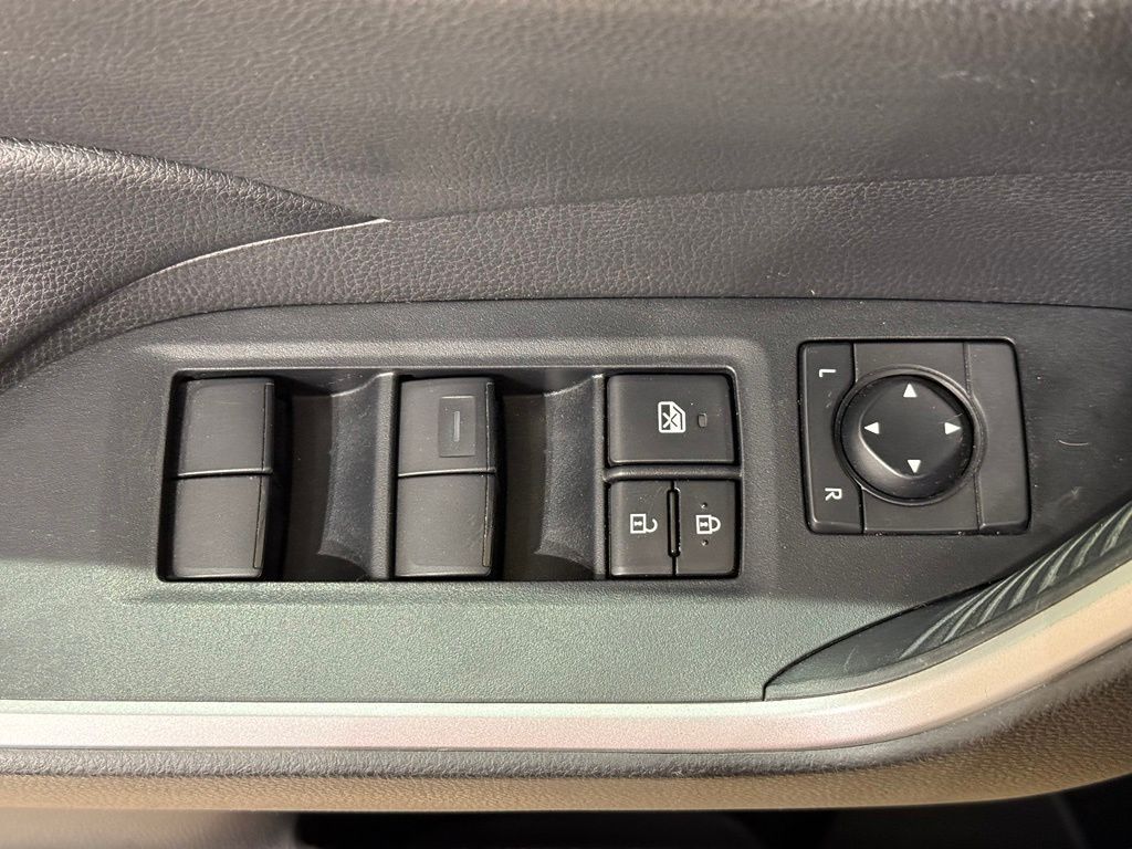 Thumbnail: 2020 Toyota RAV4 - 16