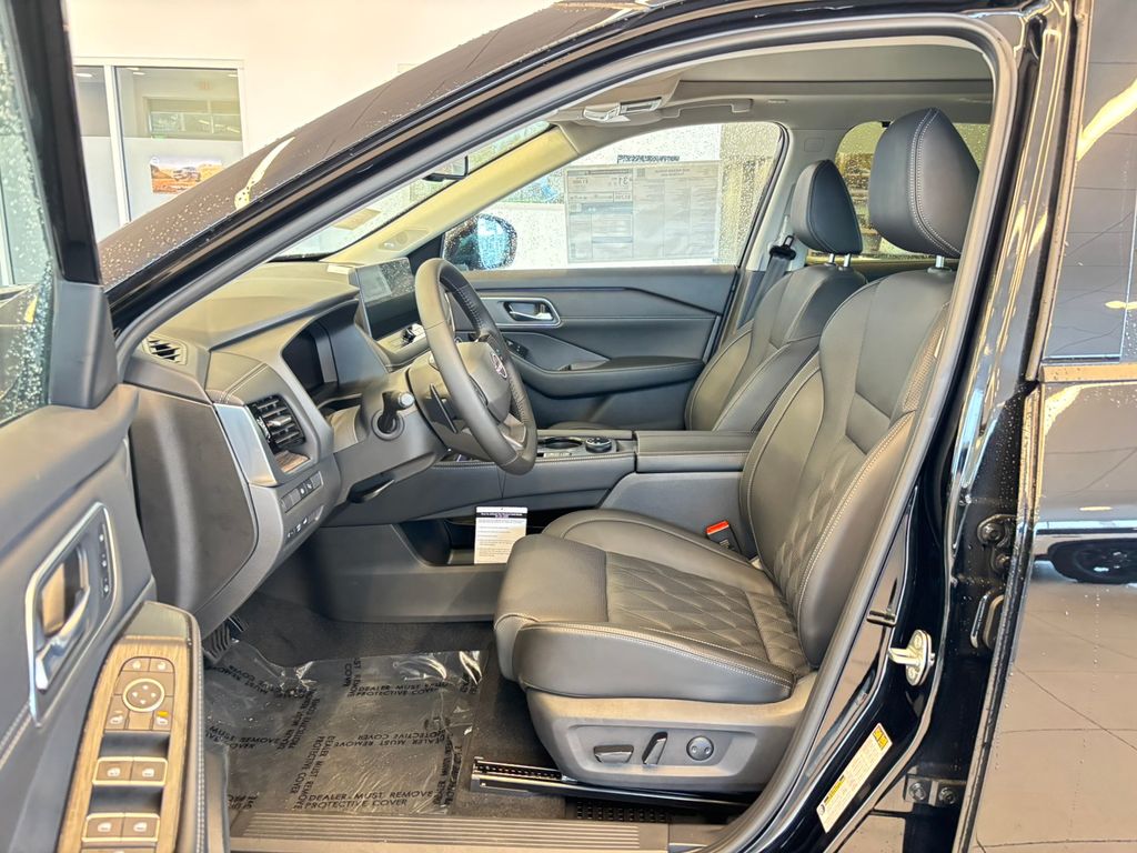 2025 Nissan Rogue Platinum