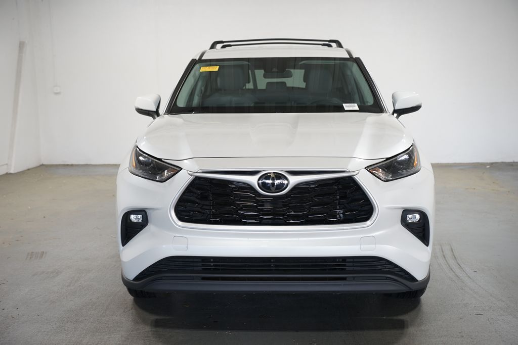 Thumbnail: 2023 Toyota Highlander - 2