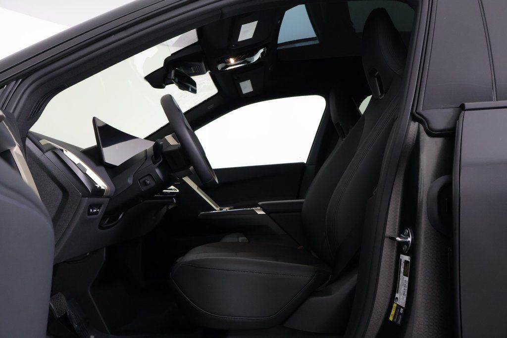 Thumbnail: 2026 BMW iX - 5