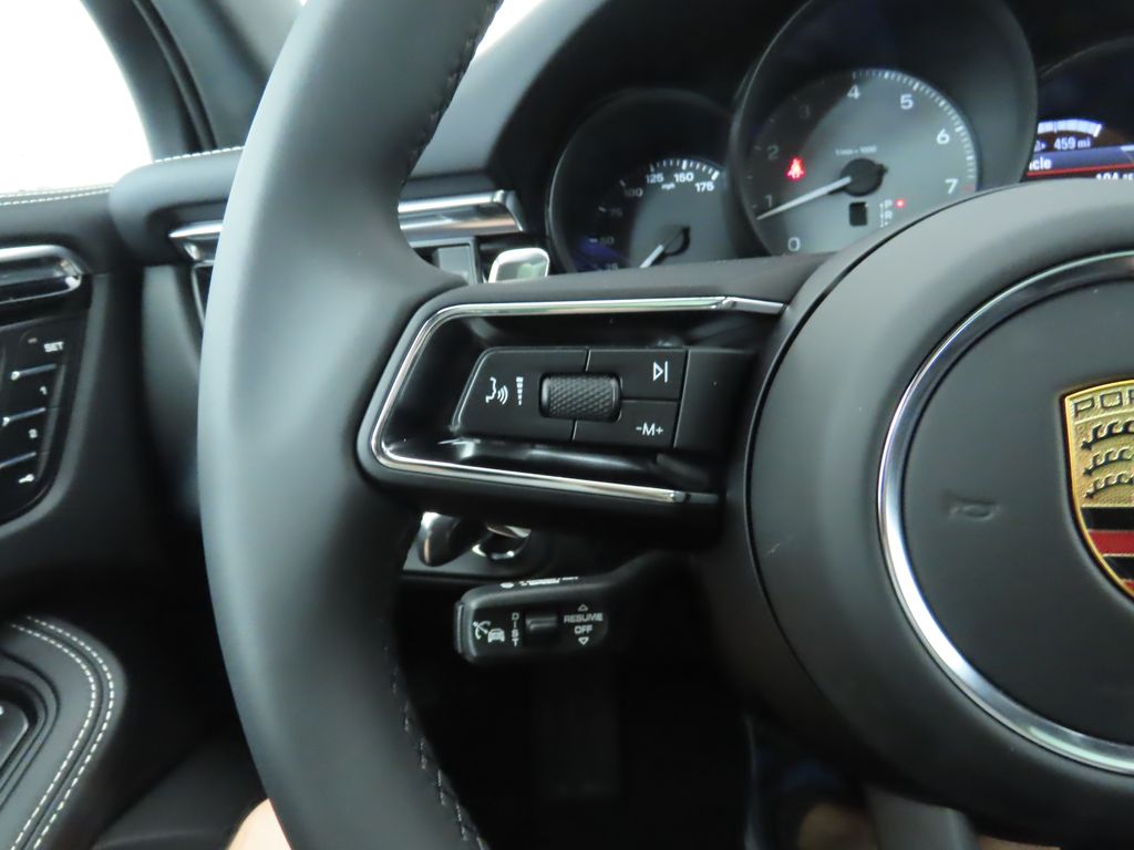 Thumbnail: 2025 Porsche Macan - 14