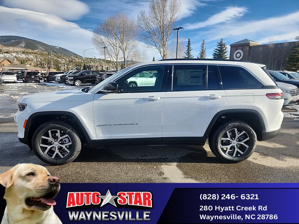 new 2025 Jeep Grand Cherokee car, priced at $47,990