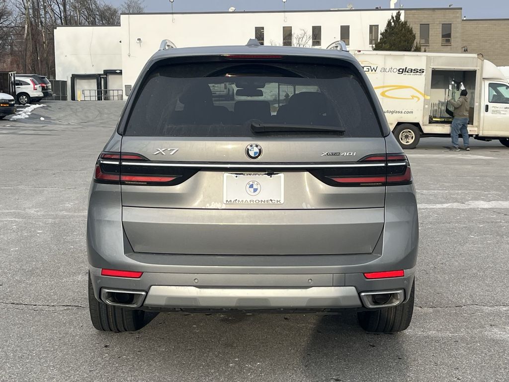 Thumbnail: 2024 BMW X7 - 24
