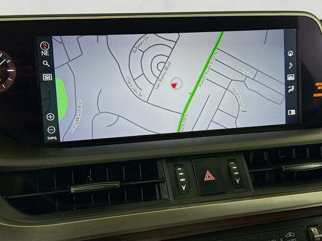 Thumbnail: 2021 Lexus ES - 13