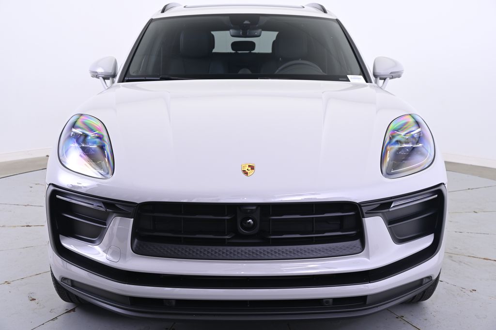 Thumbnail: 2026 Porsche Macan - 10