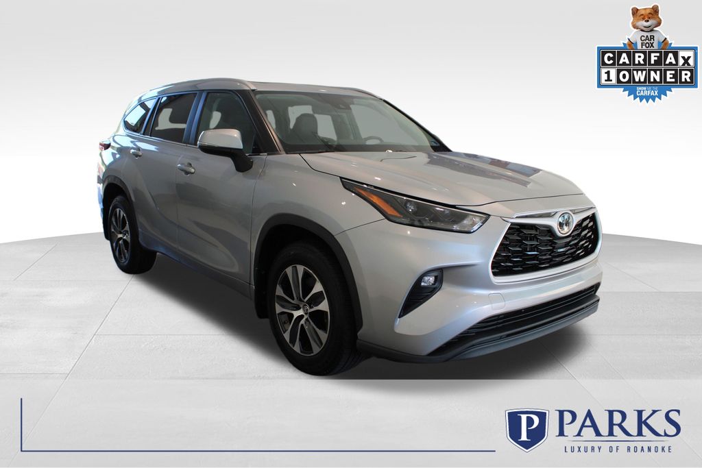 Celestial Silver Metallic 2024 Toyota Highlander SUV / Crossover All-Wheel Drive 8-Speed Automatic