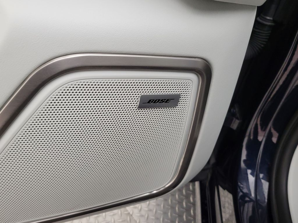 Thumbnail: 2021 Porsche Macan - 32