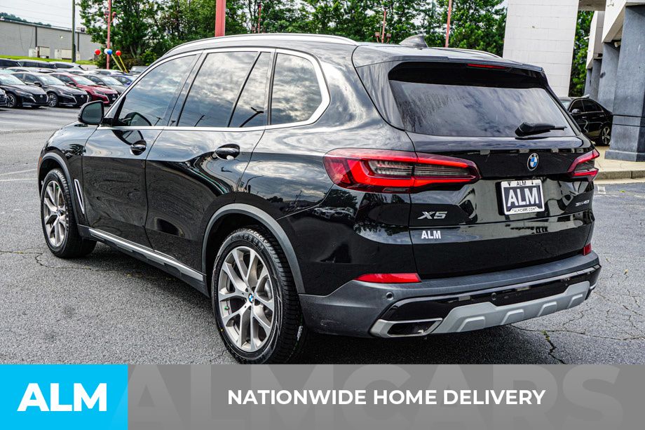 Used 2021 Black BMW sDrive40i image 4