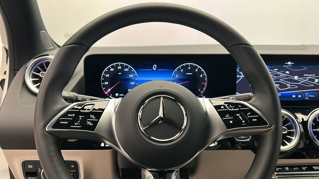 2025 Mercedes-Benz GLA 250 4MATIC 13