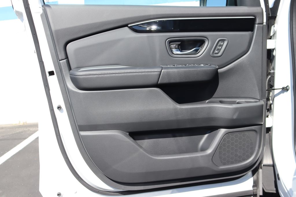 Thumbnail: 2025 Honda Pilot - 31