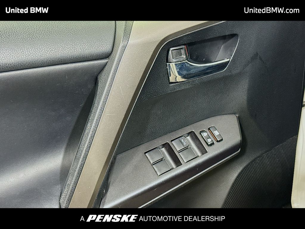 Thumbnail: 2016 Toyota RAV4 - 3