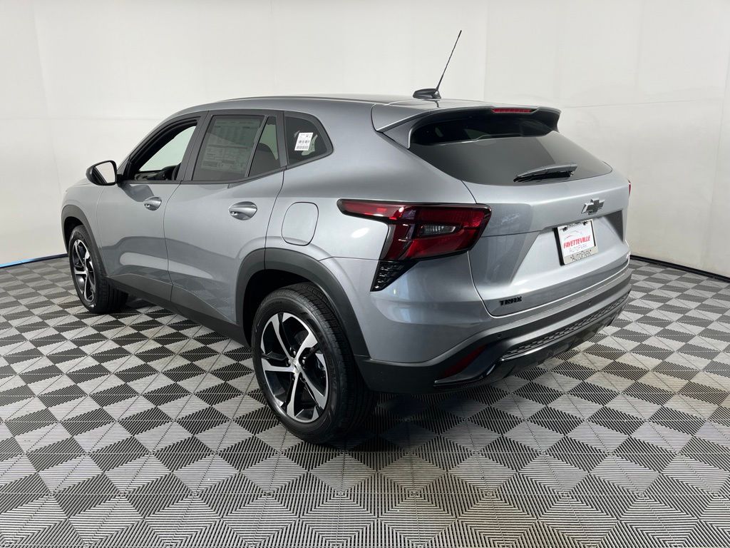Thumbnail: 2026 Chevrolet Trax - 3