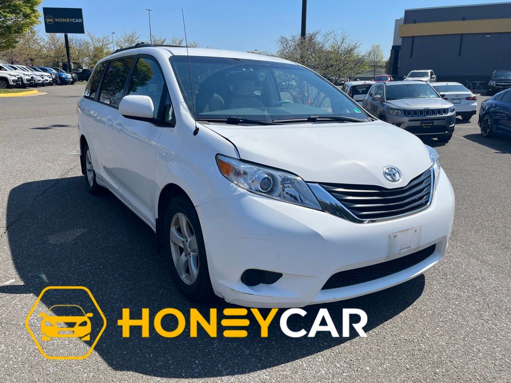 White 2011 Toyota Sienna 7-Passenger V6 FWD Minivan Front-Wheel Drive 6-Speed Automatic Overdrive