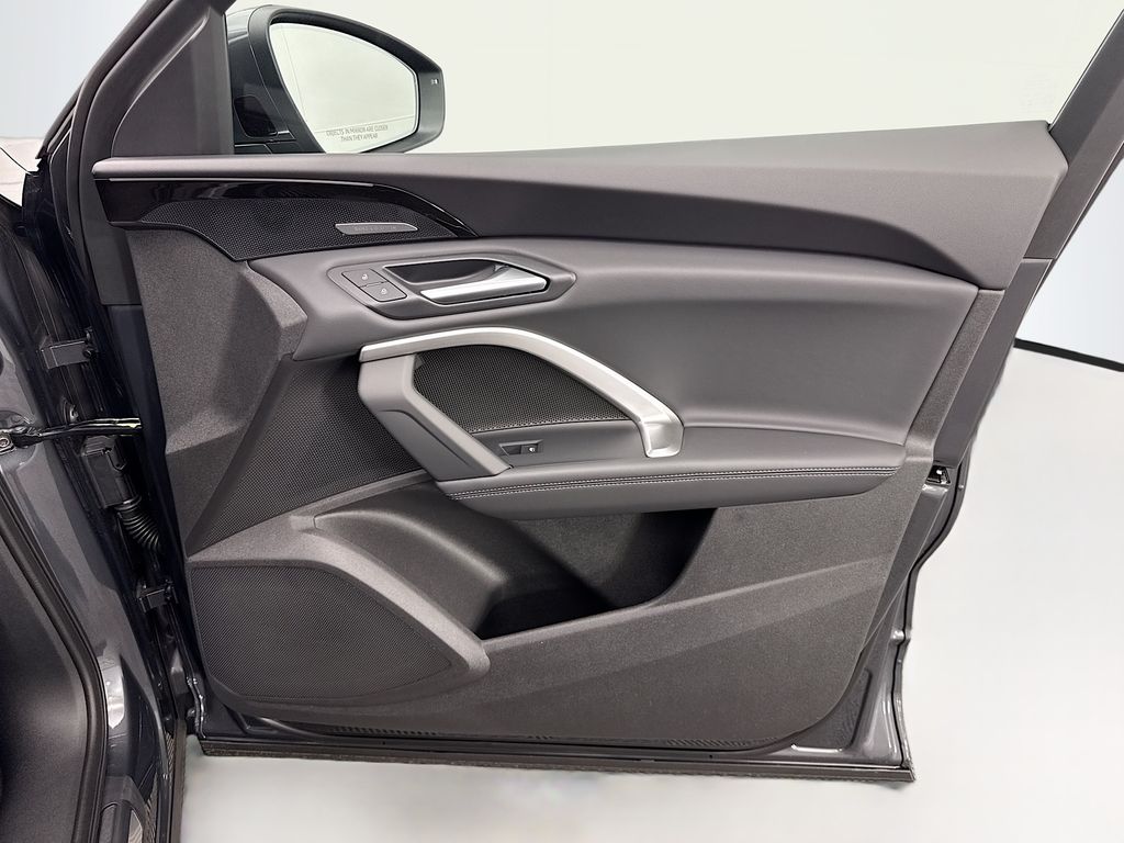 Thumbnail: 2025 Audi Q5 - 24