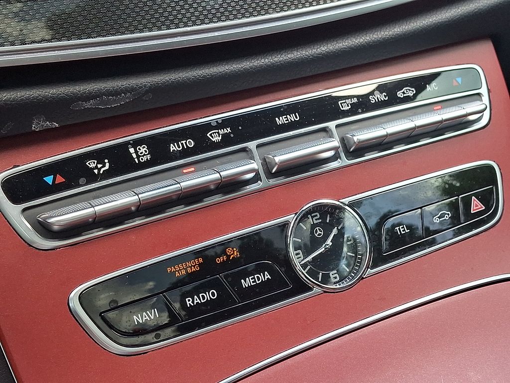 Thumbnail: 2019 Mercedes-Benz E-Class - 16