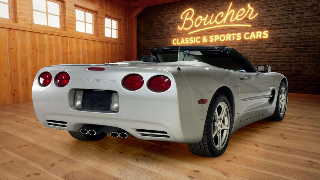 Used 2004 Machine Silver Metallic Chevrolet  image 3