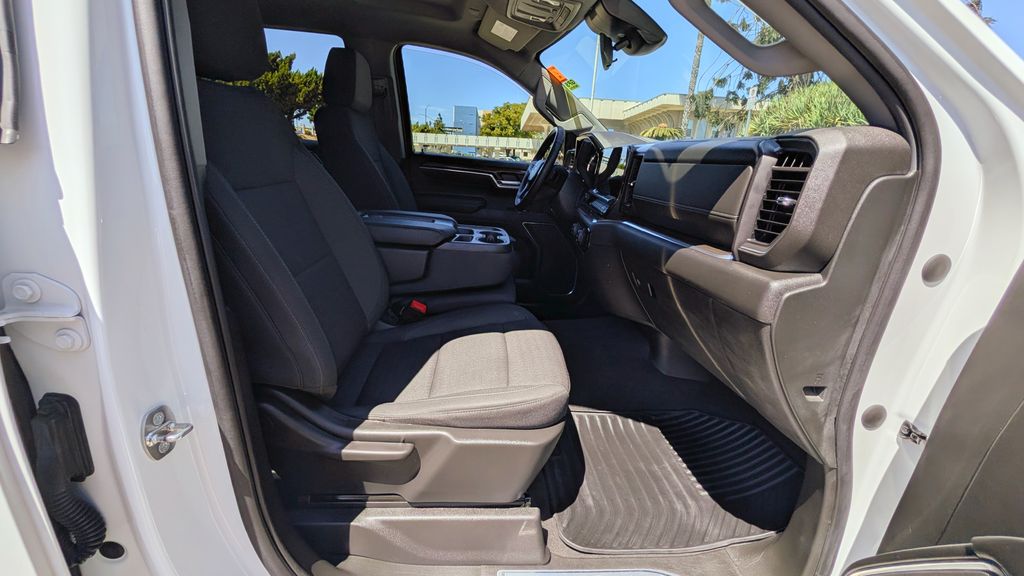 Used 2023 Chevrolet Silverado 1500 LT 4D Crew Cab