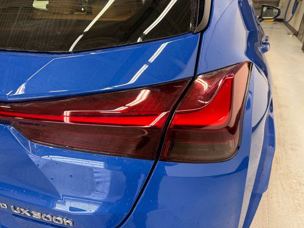 Thumbnail: 2025 Lexus UX - 5