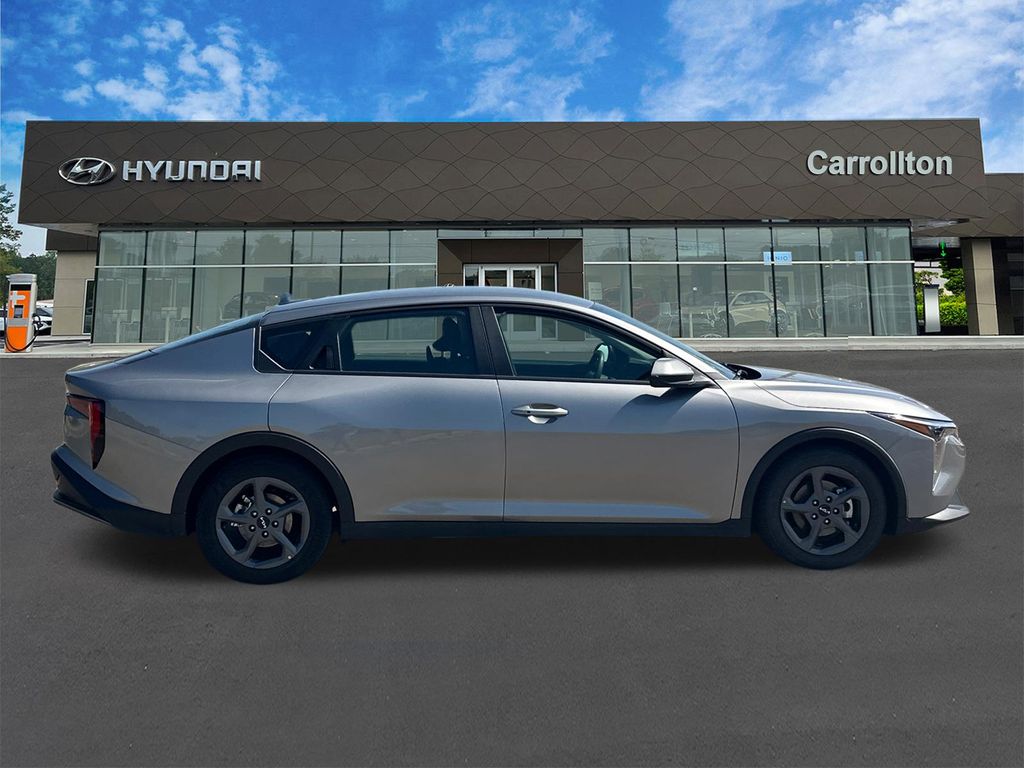 Used 2025 Gray Kia LXS image 4