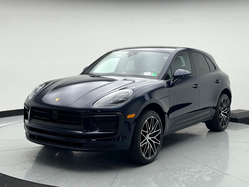 Thumbnail: 2022 Porsche Macan - 1