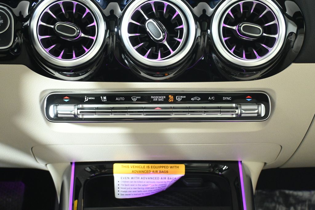 2025 Mercedes-Benz GLA 250 4MATIC 23