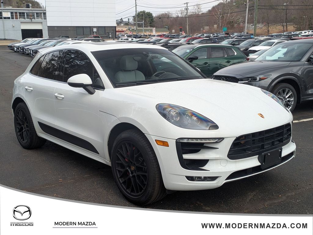 Carrara White Metallic 2017 Porsche Macan GTS AWD SUV / Crossover All-Wheel Drive 7-Speed Automatic