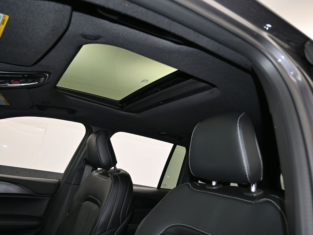 New 2025 Baltic Gray Metallic Clearcoat Jeep Altitude X image 12