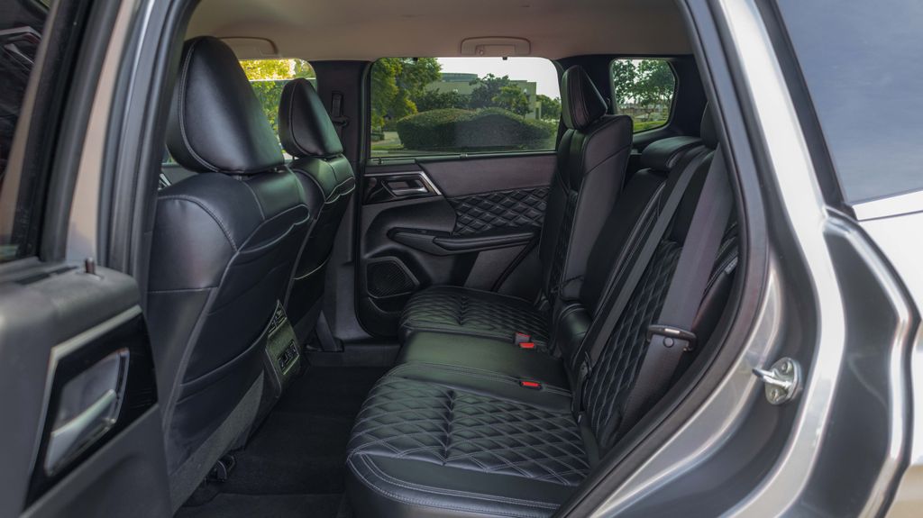 Used 2024 Mitsubishi Outlander SEL 4D Sport Utility