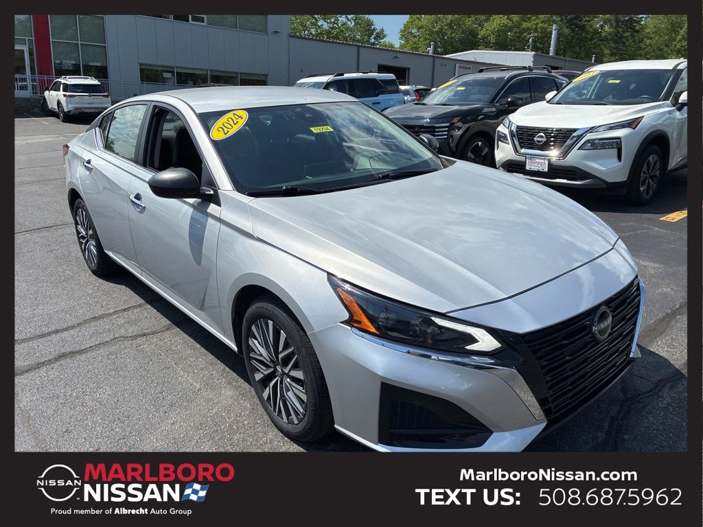 Brilliant Silver Metallic 2024 Nissan Altima 2.5 SV AWD Sedan All-Wheel Drive Continuously Variable Transmission