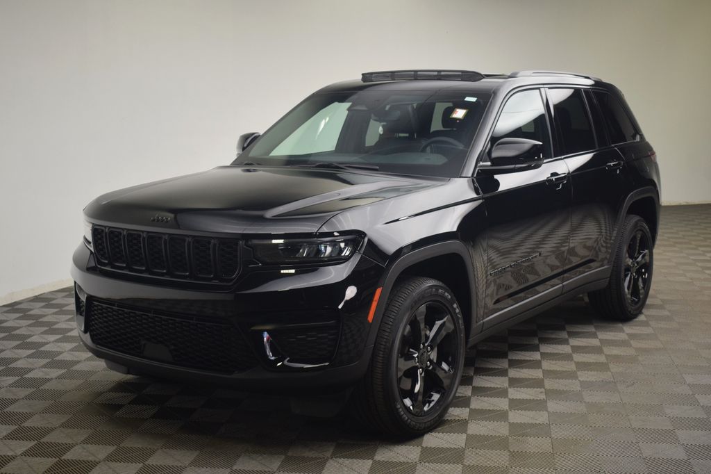 used 2024 Jeep Grand Cherokee car, priced at $32,000