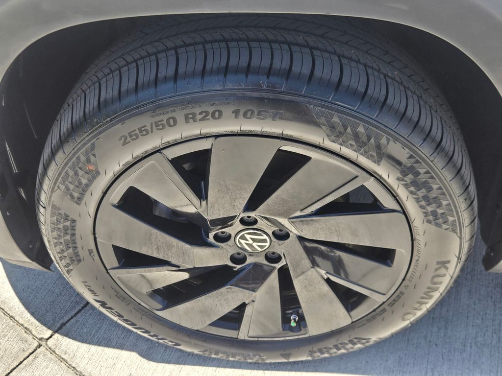 2024 Volkswagen Atlas - $25,700