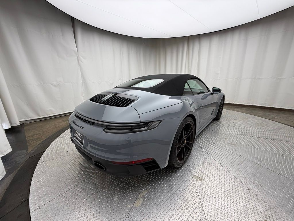 Thumbnail: 2023 Porsche 911 - 10