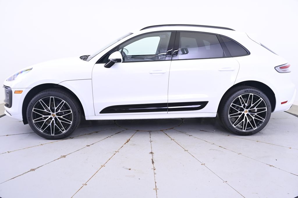 Thumbnail: 2026 Porsche Macan - 2